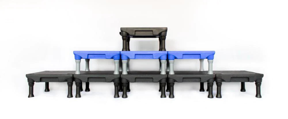 KLIMB Dog Training Platform - The Ultimate Dog Training Tool used during a German Shorthaired Pointer training session. Ideal for professional bird dog training and upland hunting dogs retrieving game. Perfect gear for puppy training courses demonstration.